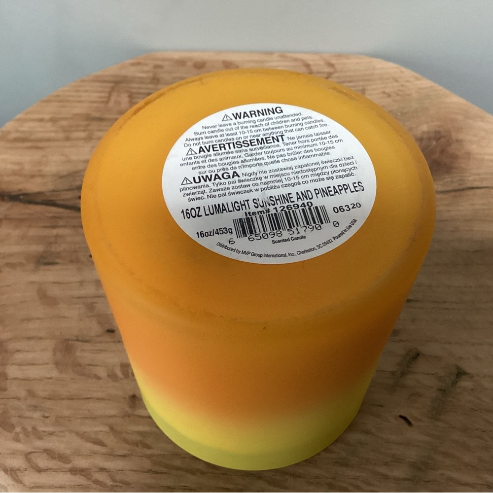 🟠 Lumalight - Sunshine & Pineapples scented candle - Never Used - Like New 16 oz - Picture 6 of 9